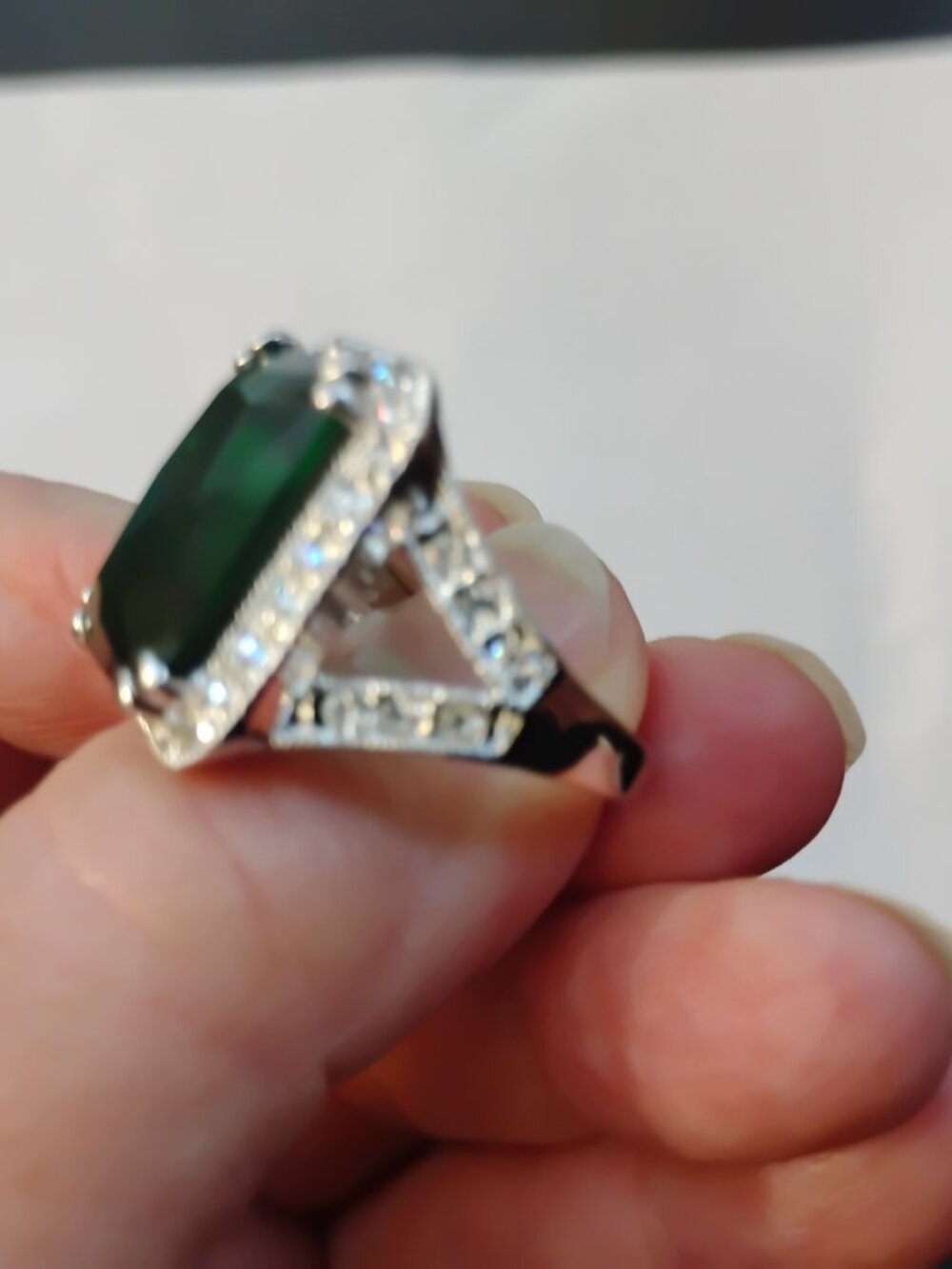 Silver Green Stone Statement Ring with Rhinestones Sz 7.5 to 8 - Picture 6 of 6